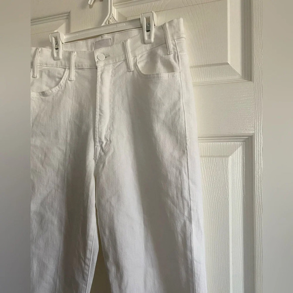 MOTHER Crisp White Cropped Jeans - Picture 4 of 15